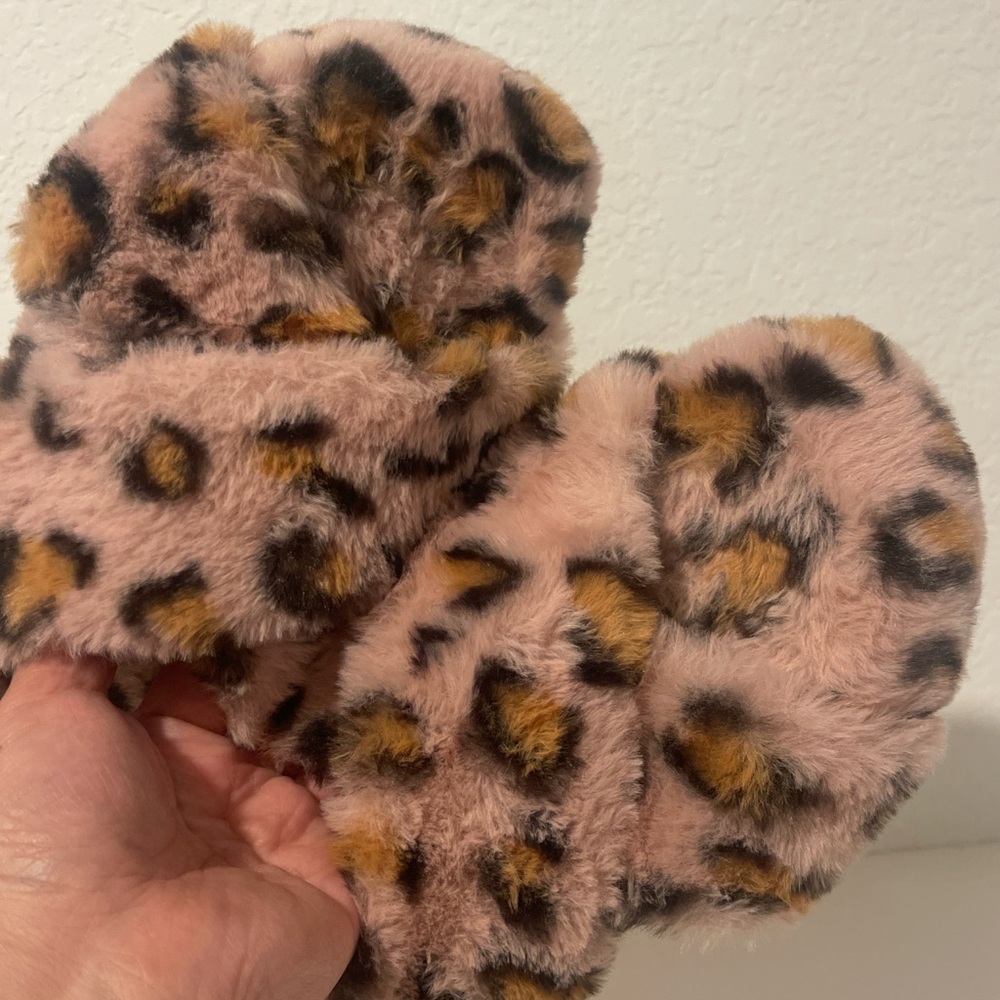 Toms Pink Leopard Print Slippers - Picture 7 of 10
